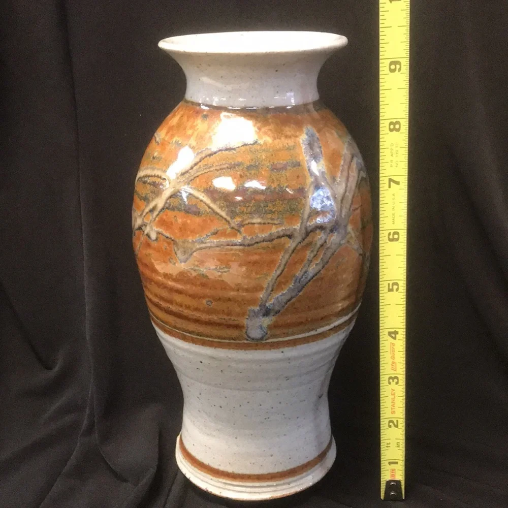 Signed Studio‎ Pottery Vase 9-1/2